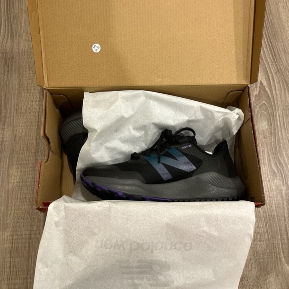 New Balance Nitrel V4 Trail Running Shoes Size 6.5 WTNTRMB4 Black Sneakers - Picture 4 of 10